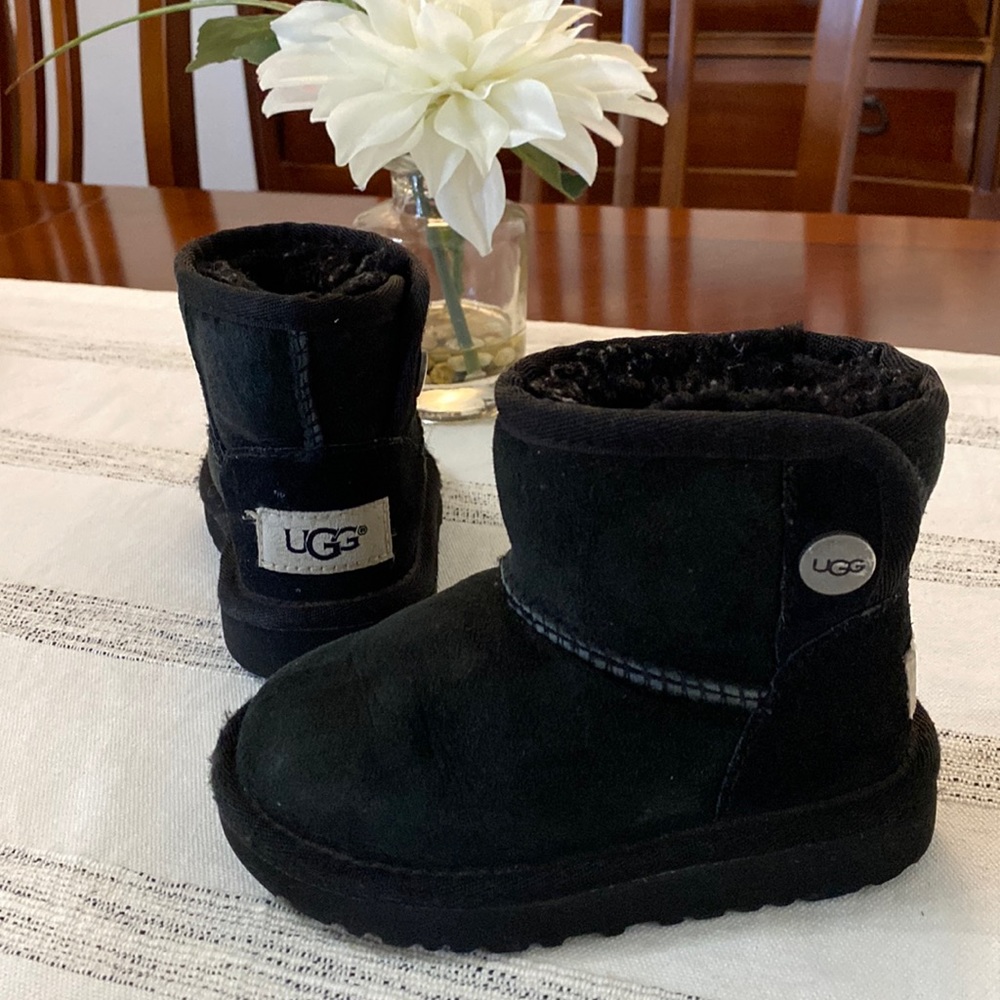 🙂UGG Toddler Jona Classic Boot🙃